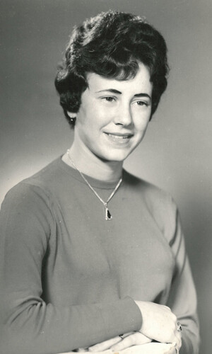 Medium mary jean knowles